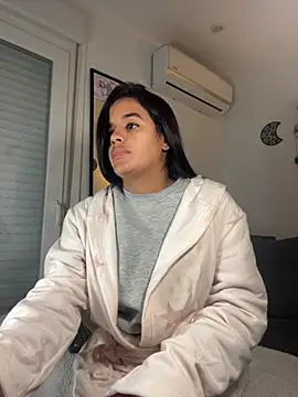 EmelyRogers online show from November 20, 2025, 7:57 pm