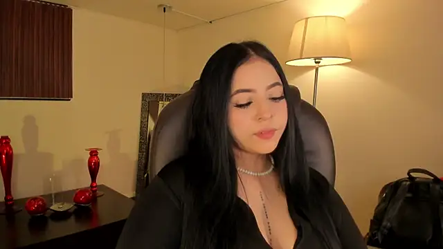 Snapshot of Maaiitee chatting on February 20, 2026, 1:11 pm Maaiitee online show from February 20, 2026, 1:11 pm