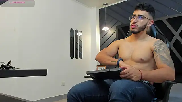 Liam Kleiin online show from November 8, 2025, 11:32 am