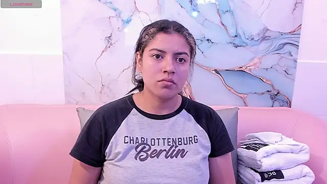 taylor cupper online show from November 22, 2025, 2:43 am