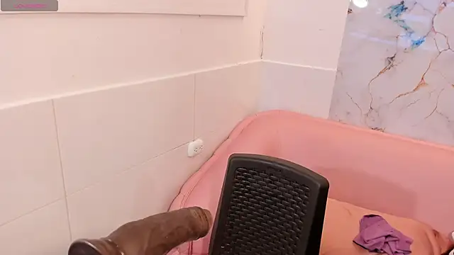 Snapshot of taylor_cupper chatting on February 20, 2026, 4:20 am taylor cupper online show from February 20, 2026, 4:20 am