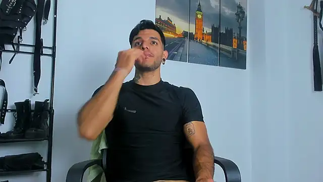 Snapshot of JuanBlade chatting on October 18, 2025, 2:47 am JuanBlade online show from October 18, 2025, 2:47 am