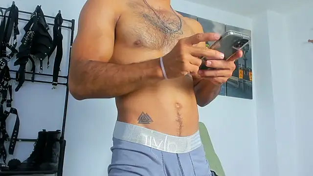 Snapshot of JuanBlade chatting on October 29, 2025, 11:23 am JuanBlade online show from October 29, 2025, 11:23 am