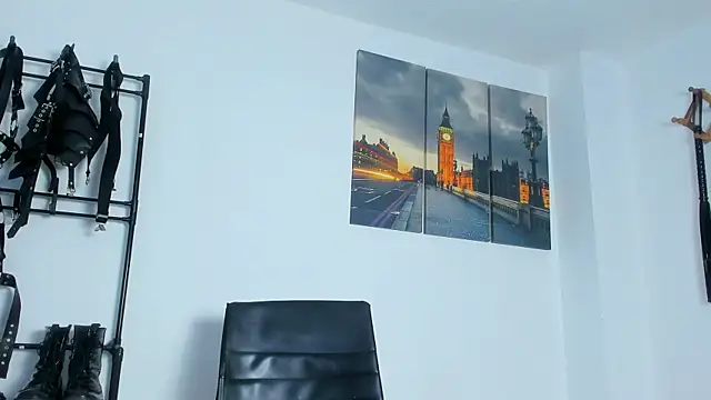 Snapshot of JuanBlade chatting on November 3, 2025, 3:35 pm JuanBlade online show from November 3, 2025, 3:35 pm