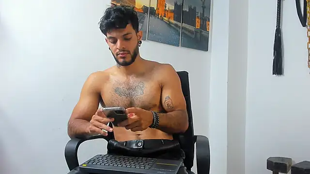 Snapshot of JuanBlade chatting on November 30, 2025, 4:00 pm JuanBlade online show from November 30, 2025, 4:00 pm