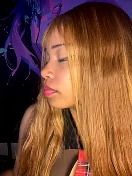 lovekaylaa online show from September 9, 2025, 4:12 am