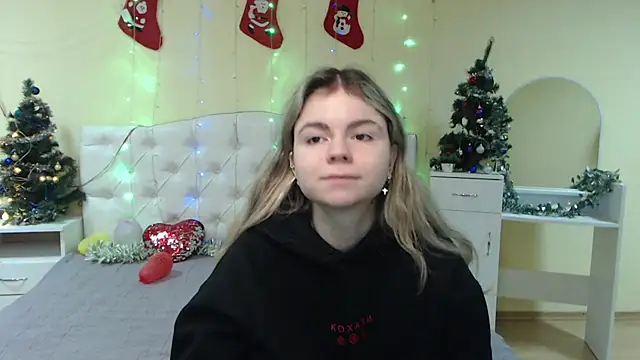 TinaRedly online show from January 13, 2025, 6:38 pm