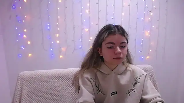 TinaRedly online show from January 26, 2025, 6:06 pm