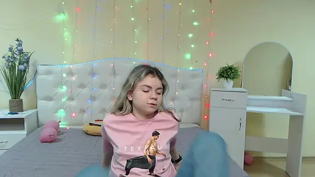 TinaRedly online show from January 29, 2025, 12:33 am