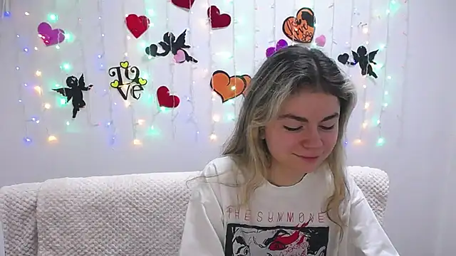 TinaRedly online show from February 1, 2025, 12:51 am