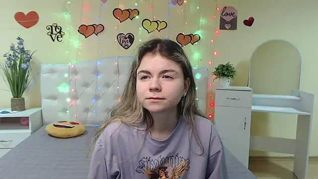 TinaRedly online show from February 18, 2025, 1:10 am