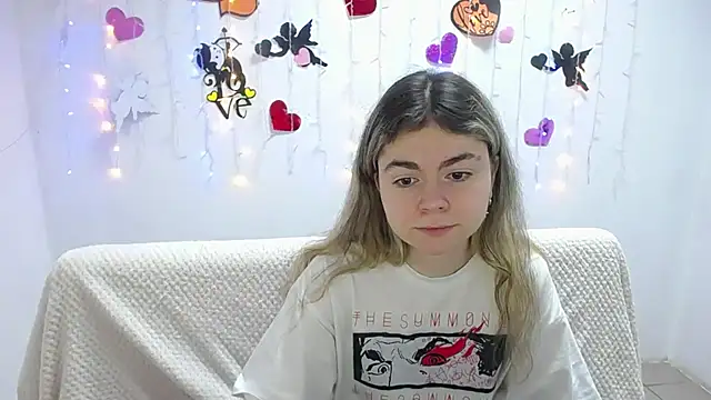 TinaRedly online show from March 1, 2025, 1:32 am