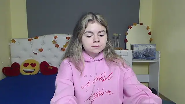 TinaRedly online show from November 14, 2025, 6:56 am