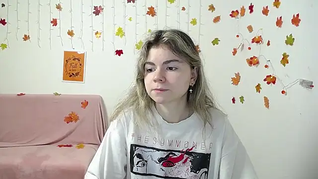 TinaRedly online show from November 28, 2025, 7:00 am