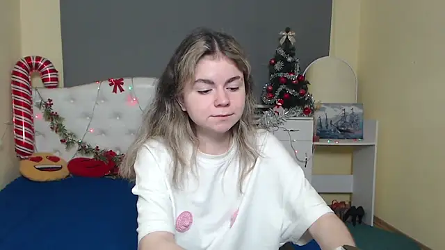 TinaRedly online show from December 16, 2025, 6:35 pm