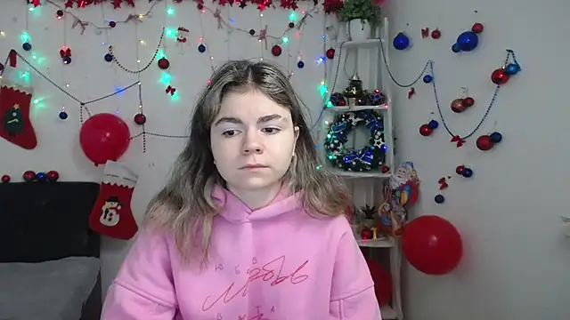 Snapshot of TinaRedly chatting on December 18, 2025, 6:58 pm TinaRedly online show from December 18, 2025, 6:58 pm