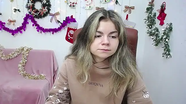 Snapshot of TinaRedly chatting on December 20, 2025, 6:48 pm TinaRedly online show from December 20, 2025, 6:48 pm