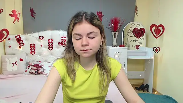 Snapshot of TinaRedly chatting on February 10, 2026, 7:40 pm TinaRedly online show from February 10, 2026, 7:40 pm