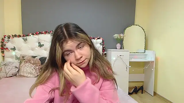 Snapshot of TinaRedly chatting on February 21, 2026, 6:36 am TinaRedly online show from February 21, 2026, 6:36 am