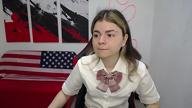 TinaRedly online show from July 4, 2026, 5:08 pm