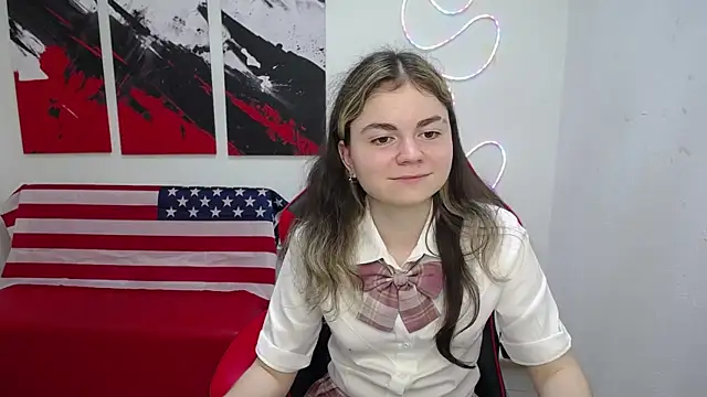 TinaRedly online show from July 5, 2026, 4:19 am