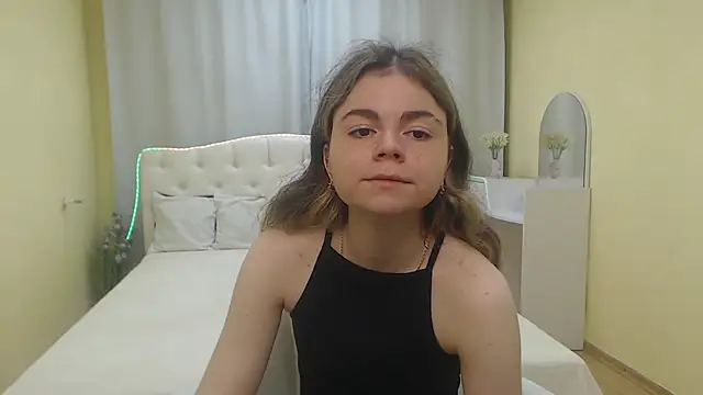 TinaRedly online show from July 14, 2026, 5:40 pm