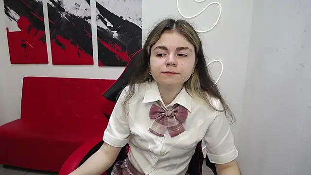 TinaRedly online show from July 15, 2026, 5:40 pm
