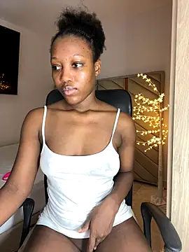 kellya  online show from November 8, 2025, 11:58 pm