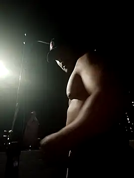 Snapshot of SilvaBranko chatting on November 2, 2025, 12:35 am SilvaBranko online show from November 2, 2025, 12:35 am