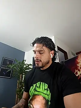 Snapshot of SilvaBranko chatting on November 22, 2025, 11:48 pm SilvaBranko online show from November 22, 2025, 11:48 pm