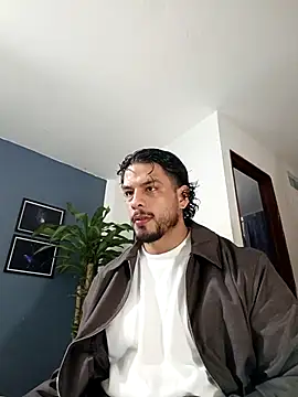 Snapshot of SilvaBranko chatting on November 24, 2025, 12:21 am SilvaBranko online show from November 24, 2025, 12:21 am