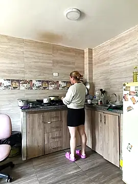 hotandfierylatinos2023 online show from March 16, 2025, 2:11 pm