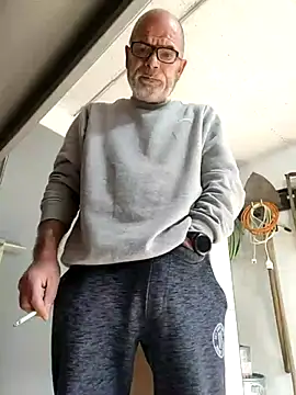 Snapshot of bottomhairy chatting on March 18, 2026, 10:07 am bottomhairy online show from March 18, 2026, 10:07 am