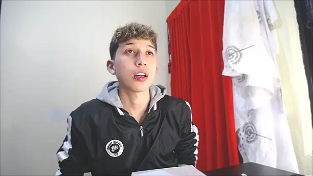 Snapshot of _Thomas_hot_ chatting on January 20, 2025, 5:16 pm Thomas hot online show from January 20, 2025, 5:16 pm