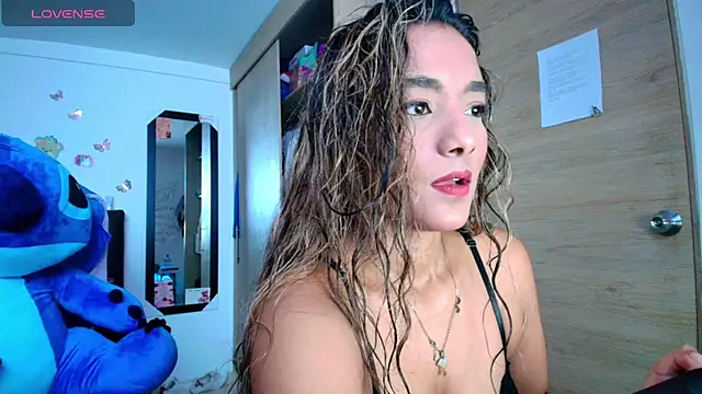 Snapshot of megan_collins96 chatting on April 27, 2026, 9:57 pm megan collins96 online show from April 27, 2026, 9:57 pm