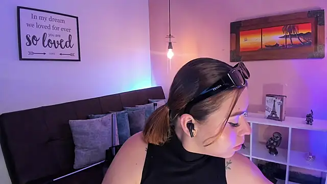 Snapshot of ArianaBaker chatting on February 7, 2025, 2:26 pm ArianaBaker online show from February 7, 2025, 2:26 pm