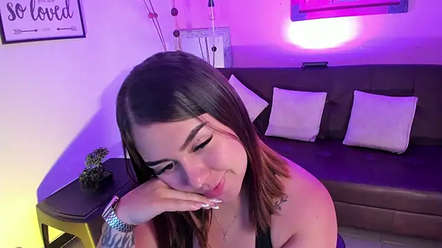 Snapshot of ArianaBaker chatting on October 16, 2025, 1:01 pm ArianaBaker online show from October 16, 2025, 1:01 pm