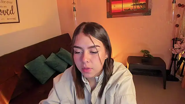 ArianaBaker online show from November 10, 2025, 12:48 pm