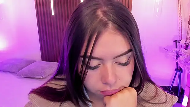 ArianaBaker online show from June 1, 2026, 12:40 pm