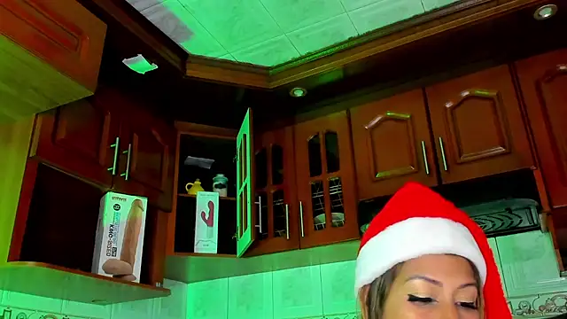 Snapshot of LaureenHills chatting on December 20, 2024, 3:25 am LaureenHills online show from December 20, 2024, 3:25 am