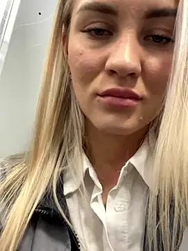 DreamGirl-777 online show from December 2, 2024, 11:01 am