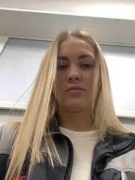 DreamGirl-777 online show from December 5, 2024, 4:42 am