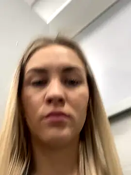 DreamGirl-777 online show from December 6, 2024, 4:25 am