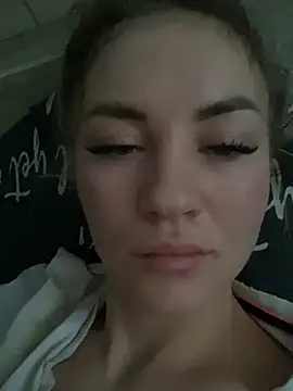 DreamGirl-777 online show from December 13, 2024, 6:53 am