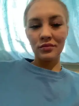 DreamGirl-777 online show from December 18, 2024, 8:42 am