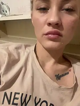 DreamGirl-777 online show from January 2, 2025, 2:46 pm