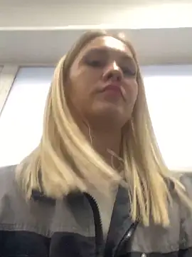 DreamGirl-777 online show from January 17, 2025, 5:00 am