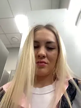 DreamGirl-777 online show from February 25, 2025, 6:47 am