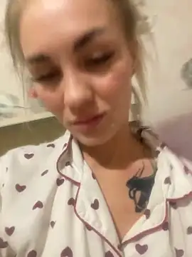 DreamGirl-777 online show from September 28, 2025, 7:52 pm