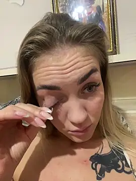 DreamGirl-777 online show from October 24, 2025, 2:57 pm